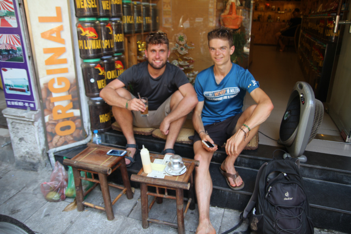 We never fail to please every single customer We never fail to please every single customer