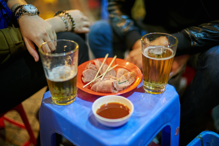 Bia hoi in Hanoi Old Quarter