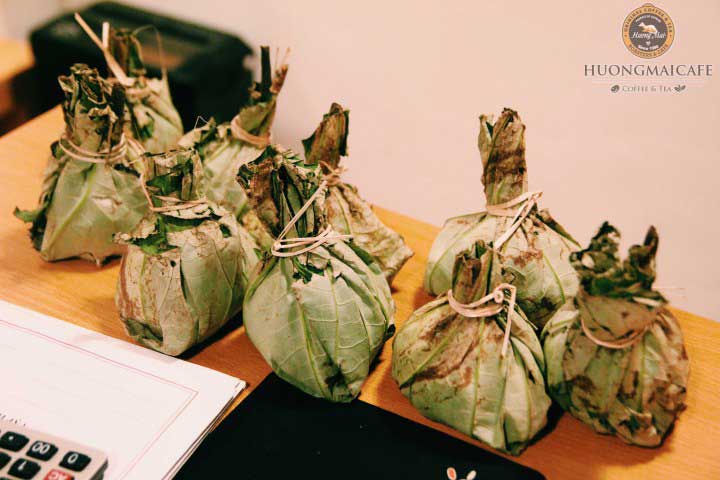 Natural Vietnamese Lotus tea at Huongmai Cafe